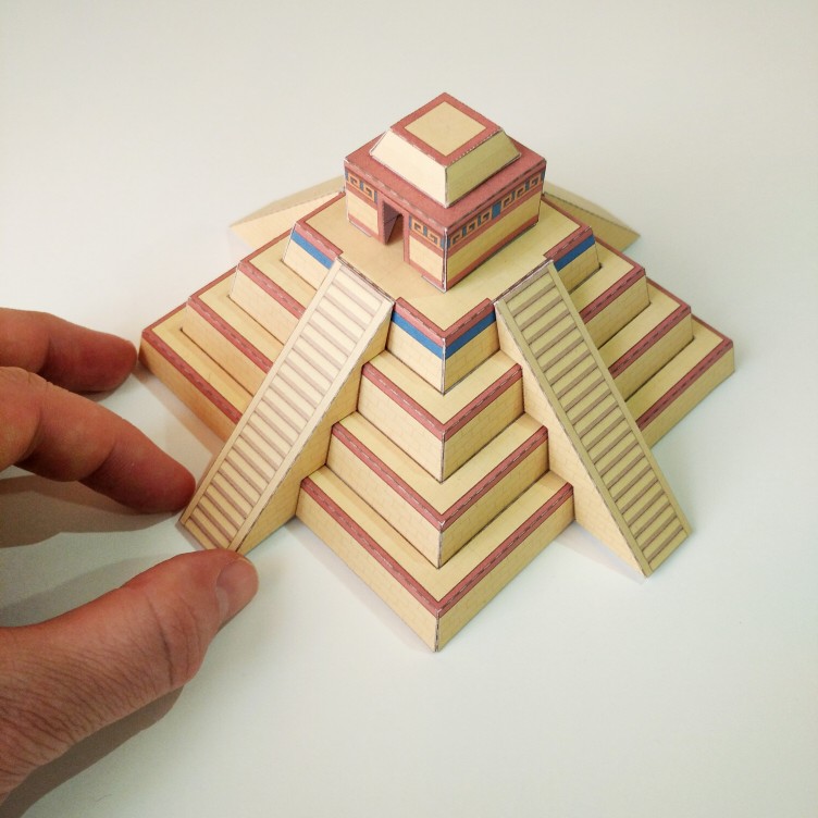 Dschungelpyramide