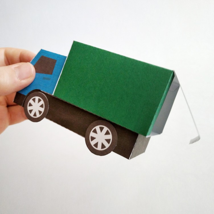 LKW Typ A. Papierspielzeug/Geschenkbox
