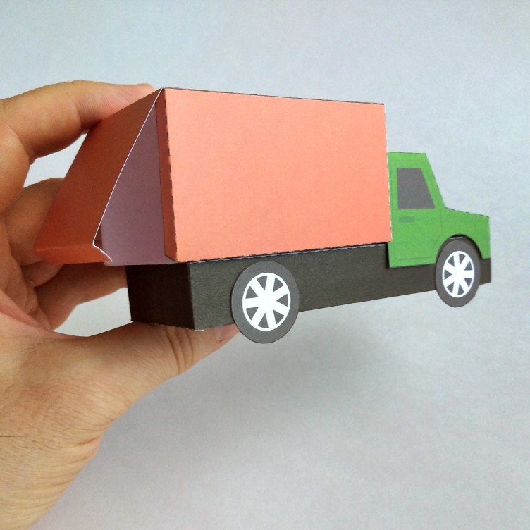 LKW Typ C. Papierspielzeug/Geschenkbox