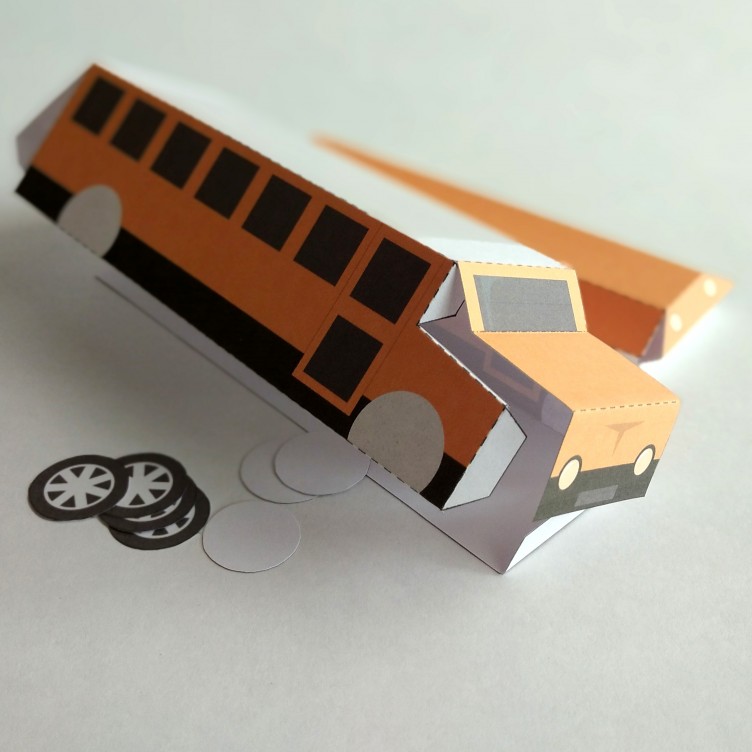 BUS Typ C. Schulbus aus Papier / Geschenkbox